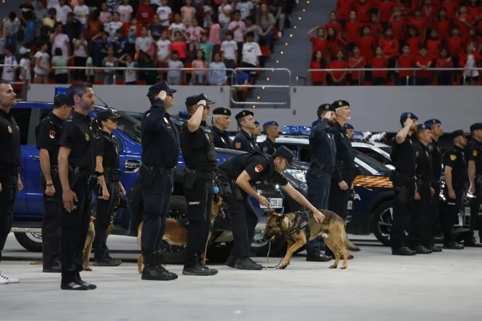 La Policía Nacional exhibe sus medios a la comunidad educativa