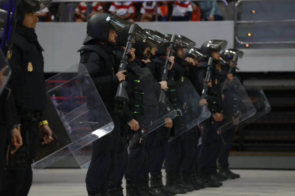 La Policía Nacional exhibe sus medios a la comunidad educativa