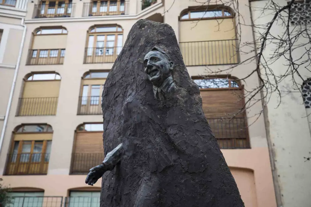 Monumento en honor a Paco Martínez Soria, escultura de José Manuel Val, en Tarazona