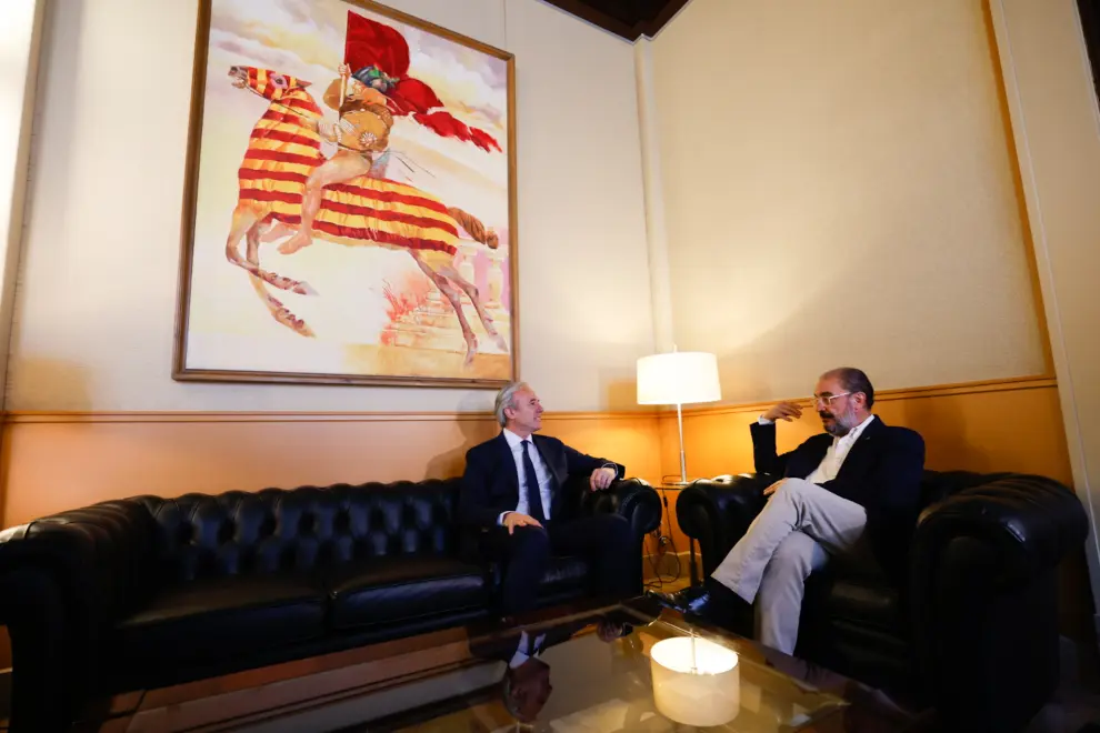 Fotos de la reunión de Lambán y Azcón en el Pignatelli