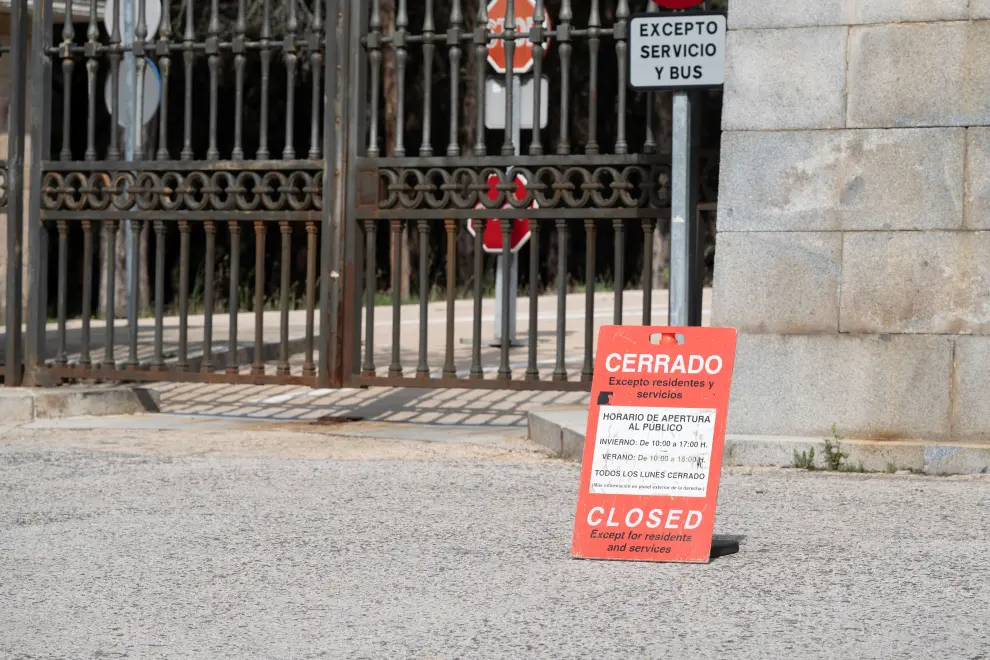 A sign informing visitors that the 'Valley of the Fallen' monument, now known as Valley of Cuelgamuros, is closed to the general public as forensic scientists begin work to remove the remains of 128 victims of the Spanish Civil War who are buried at the site, near Madrid, Spain, June 12, 2023. REUTERS/Violeta Santos Moura SPAIN-POLITICS/CIVILWAR-EXHUMATION