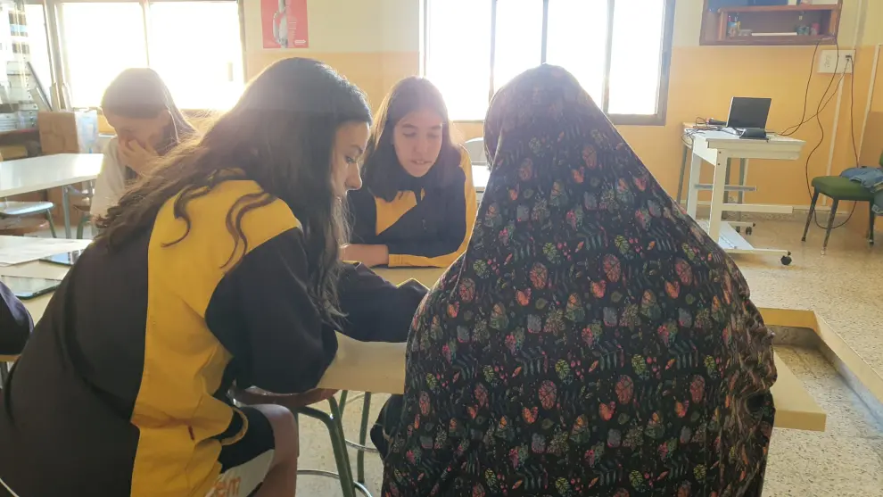 Los estudiantes de 3ª de la ESO del colegio Nuestra Señora de la Merced han convertido en un proyecto escolar mejorar la vida de una de sus compañeras.