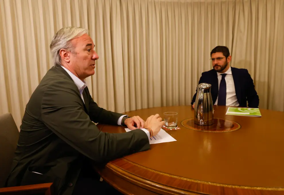 Azcón (PP) se reúne con Nolasco, líder de Vox en Aragón