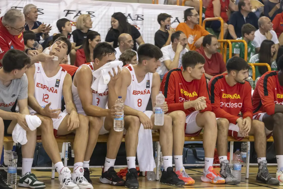 Fotos del partido amistoso de baloncesto de las selecciones de España y Canadá U19, en el Stadium Casablanca
