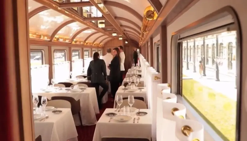 El vagón restaurante durante la grabación de un vídeo para una televisión francesa.