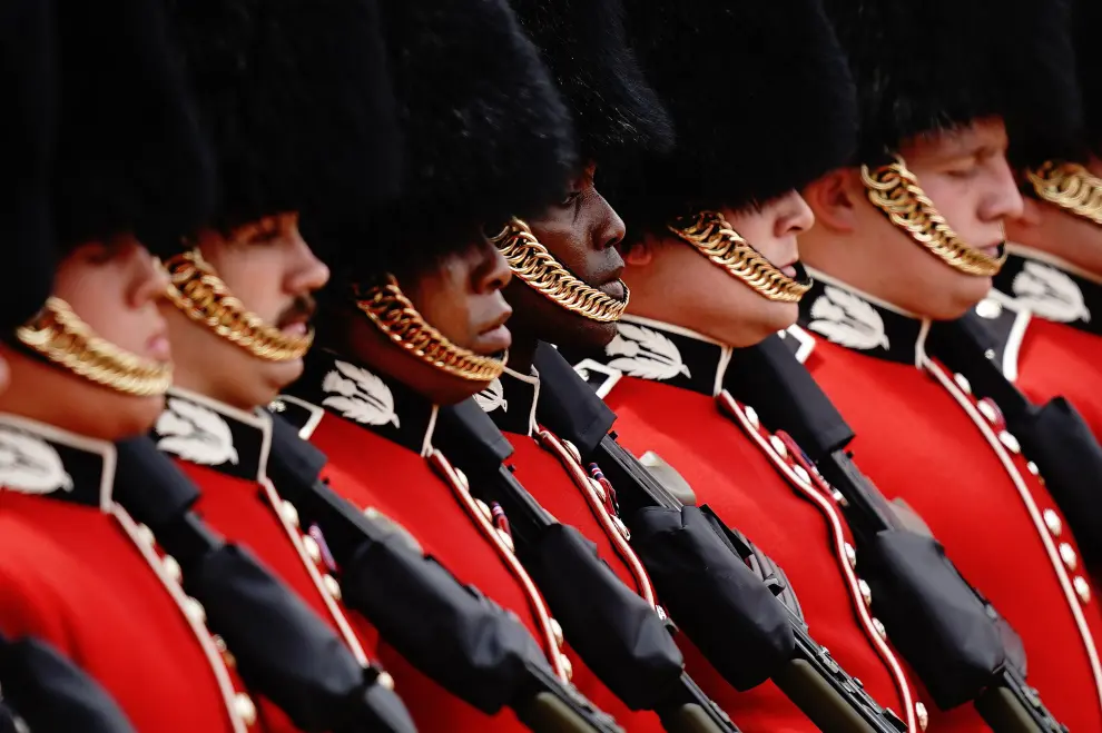 Primer desfile 'Trooping the Colour' por el cumpleaños de Carlos III como rey del Reino Unido.