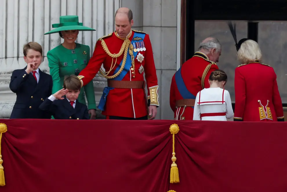 Britain's King Charles, Queen Camilla, Prince William, Catherine, Princess of Wales, Prince George, Princess Charlotte and Prince Louis appear on the balcony of Buckingham Palace as part of Trooping the Colour parade to honour Britain's King Charles on his official birthday in London, Britain, June 17, 2023. REUTERS/Toby Melville BRITAIN-ROYALS/KING-BIRTHDAY