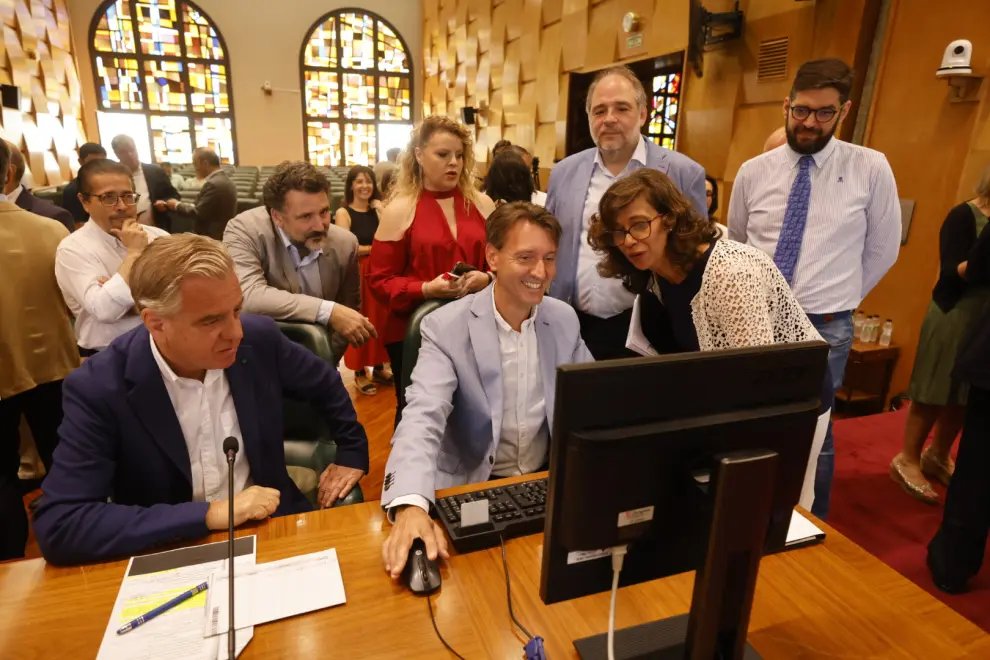 Sorteo de las mesas electorales en Zaragoza para las elecciones generales del 23 de julio.