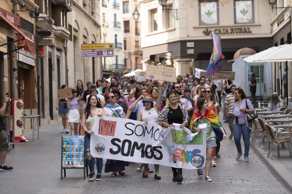 Manifrestacion del dia del orgullo gay en Teruel. foto Antonio garcia Bykofofo. 28 06 23[[[FOTOGRAFOS]]]