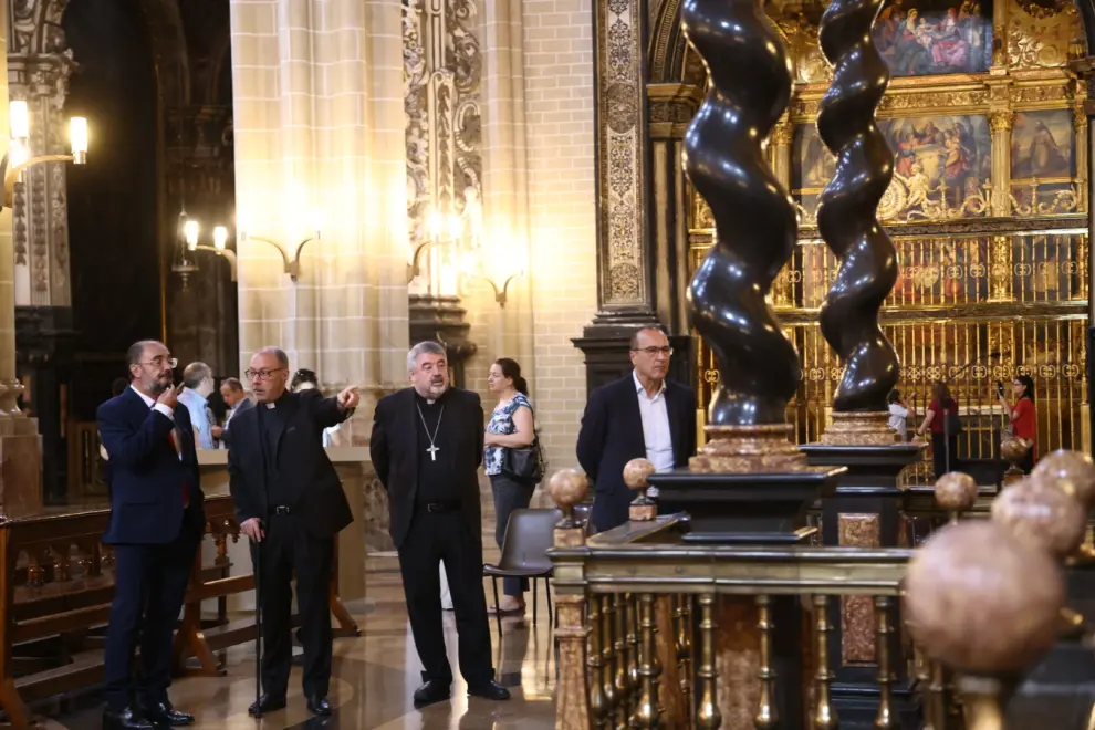 Javier Lambán visita la catedral de La Seo de Zaragoza