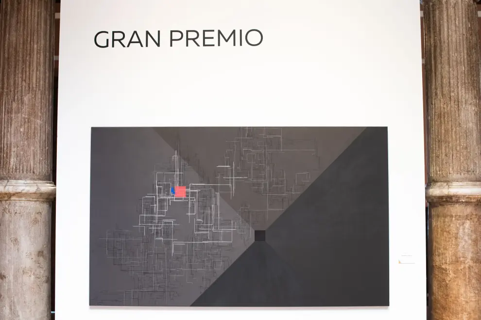 La DPZ ha concedido el premio de arte Santa Isabel a Pablo Pérez por su obra 'Paisaje Vertical' y el áccesit a Sergio Aragón por su instalación 'Caza humana'.