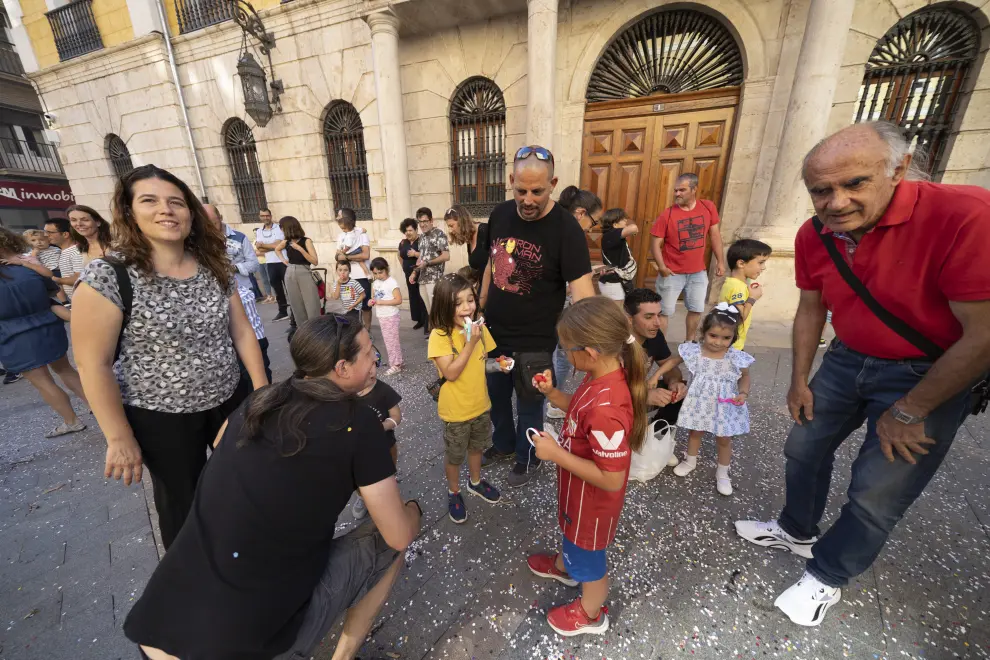 Traca infantil en el inicio de las fiestas del Ángel en Teruel.