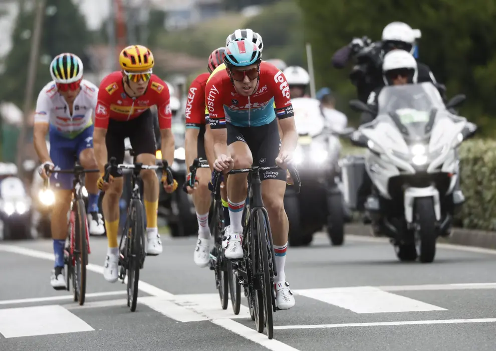Cycling - Tour de France - Stage 1 - Bilbao to Bilbao - Spain - July 1, 2023 General view of the peloton in action during stage 1 REUTERS/Benoit Tessier CYCLING-FRANCE/