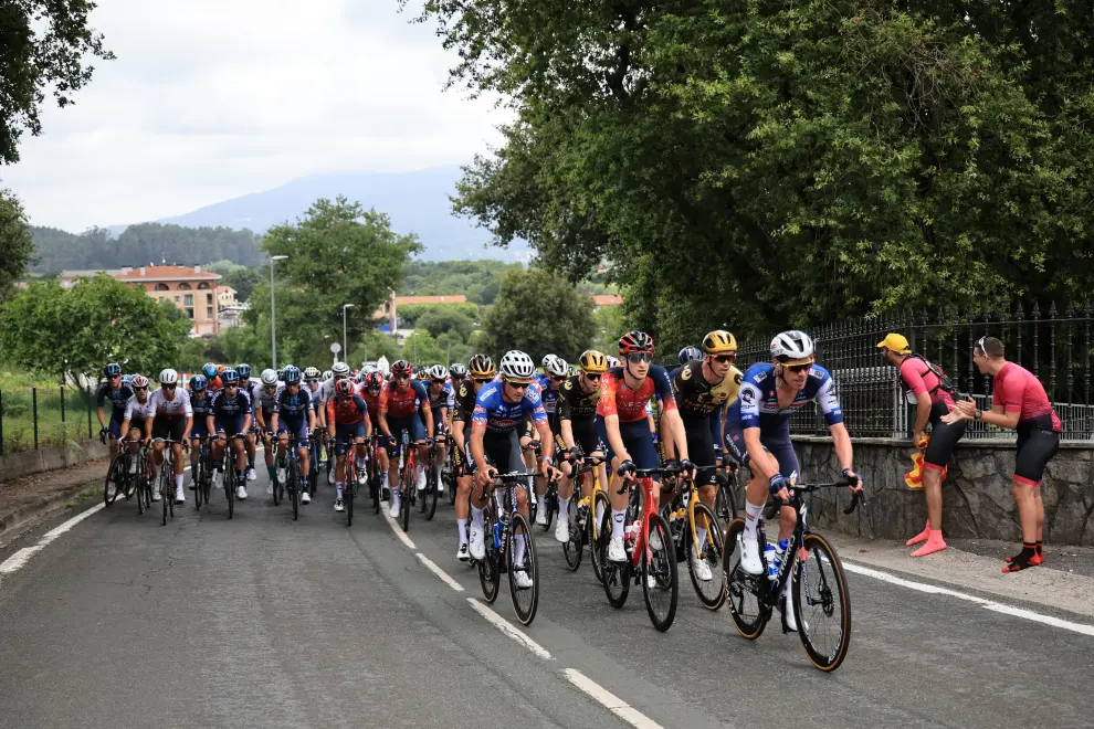 Cycling - Tour de France - Stage 1 - Bilbao to Bilbao - Spain - July 1, 2023 General view of the peloton in action during stage 1 REUTERS/Benoit Tessier CYCLING-FRANCE/