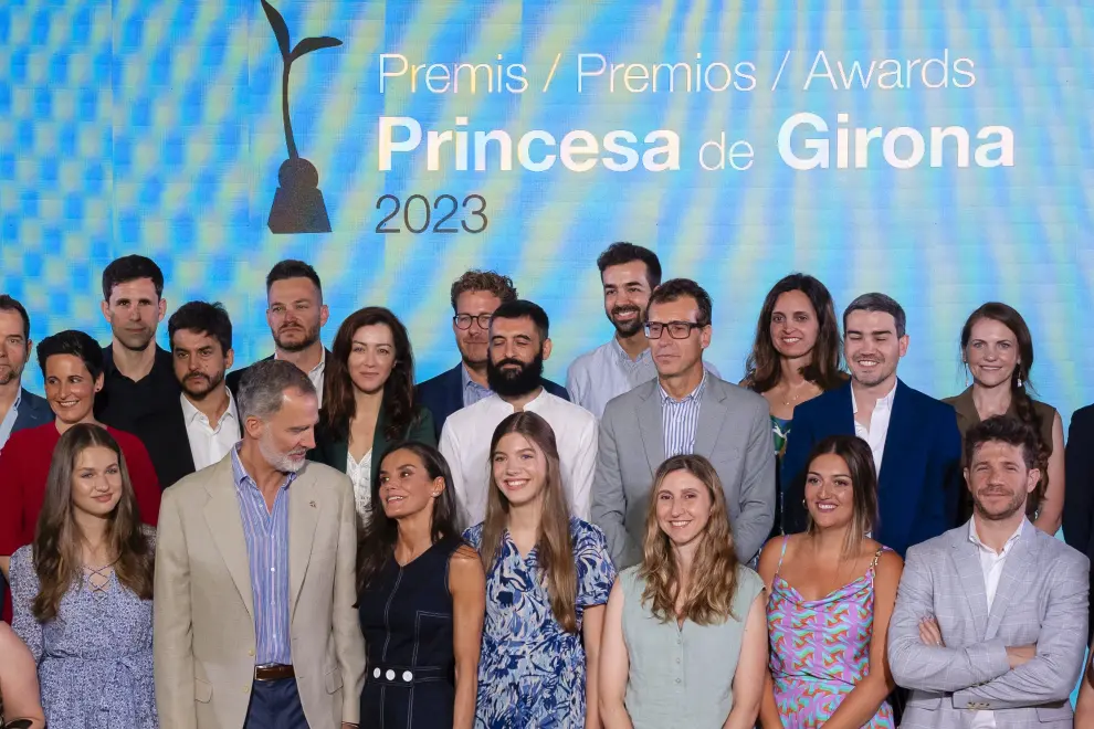 Los Reyes, Leonor y Sofía reciben a premiados de la Fundación Princesa de Gerona