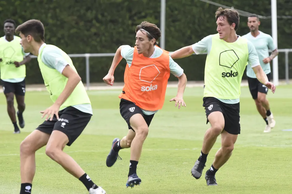 Primer entrenamiento de la SD Huesca en la pretemporada 2023-24.