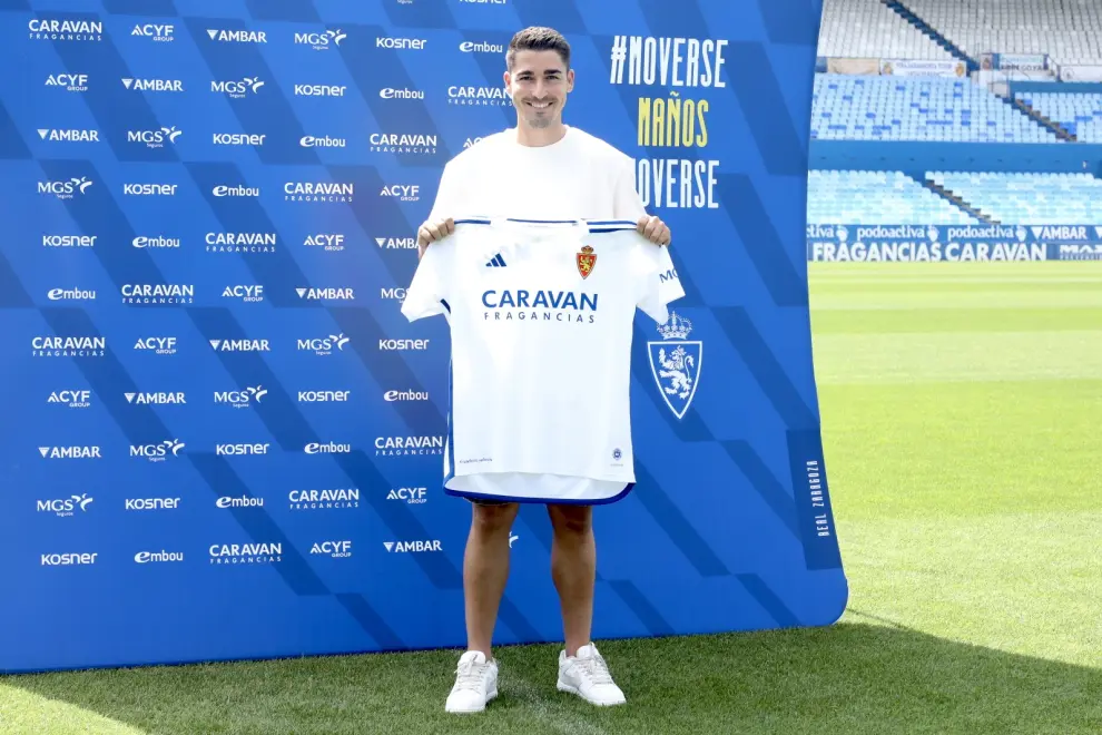 Presentación de Toni Moya, nuevo jugador del Real Zaragoza