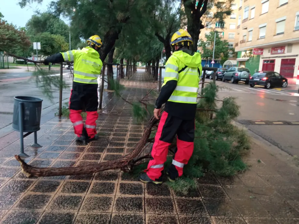 Los efectos de la tormenta en Huesca.
