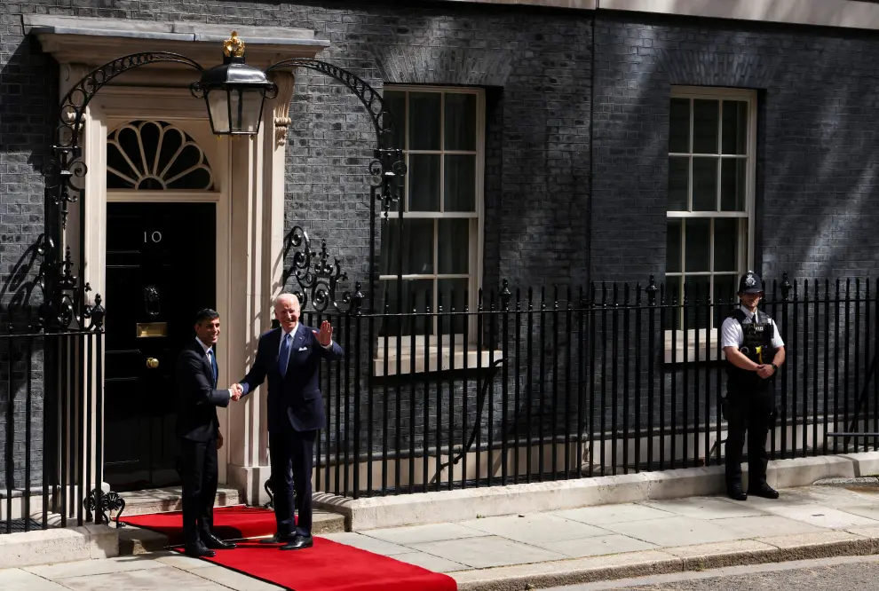 British Prime Minister Rishi Sunak waits for U.S. President Joe Biden at 10 Downing Street in London, Britain, July 10, 2023. REUTERS/Suzanne Plunkett USA-BIDEN/BRITAIN-SUNAK/