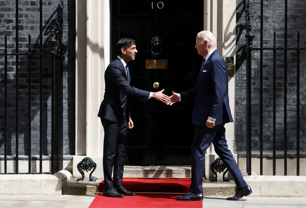 British Prime Minister Rishi Sunak shakes hands with U.S. President Joe Biden after their meeting at 10 Downing Street in London, Britain, July 10, 2023. REUTERS/Hollie Adams USA-BIDEN/BRITAIN-SUNAK