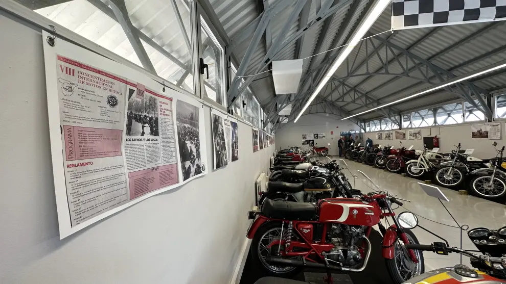 Exposición de Motos antiguas en el matadero de Huesca
