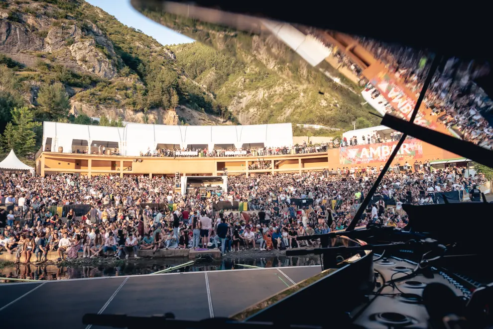 Fotos del concierto de Ludovico en Pirineos Sur y ambiente previo