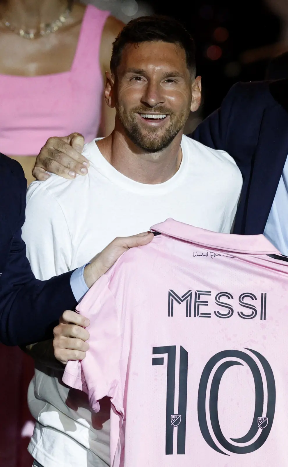 Soccer Football - Inter Miami CF unveil Lionel Messi - DRV PNK Stadium, Fort Lauderdale, Florida, United States - July 16, 2023 New Inter Miami signing Lionel Messi with owner David Beckham during the unveiling REUTERS/Marco Bello SOCCER-USA-MIA/