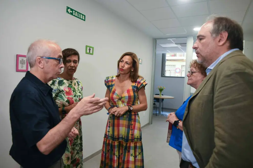 Natalia Chueca en su visita al centro Municipal de Servicios Sociales 'La Magdalena'