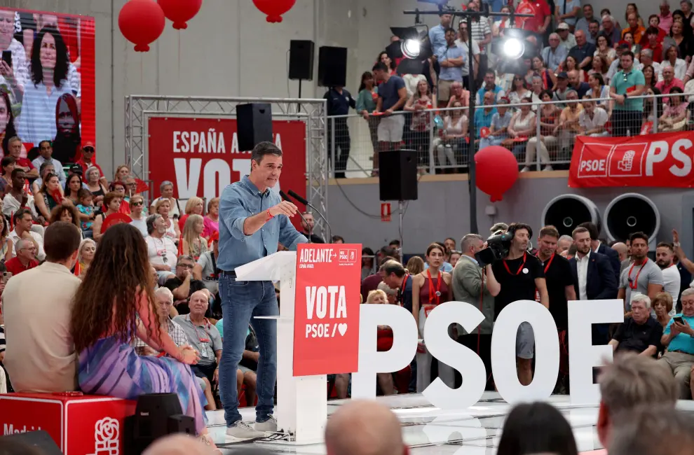 Pedro Sánchez (PSOE) celebra su último acto de campaña electoral en Getafe (Madrid)