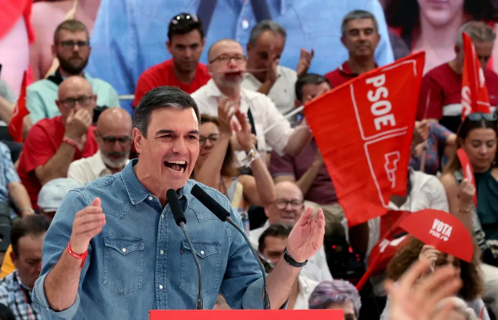 Pedro Sánchez (PSOE) celebra su último acto de campaña electoral en Getafe (Madrid)