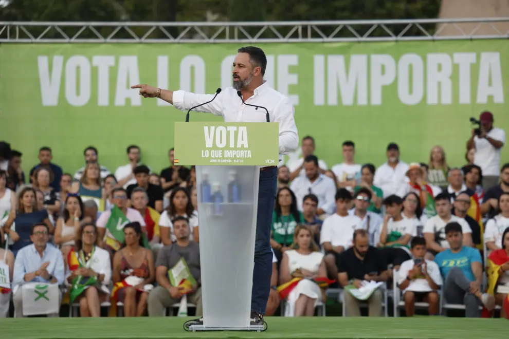 Abascal (Vox) celebra su último acto de campaña electoral en la plaza Colón de Madrid.