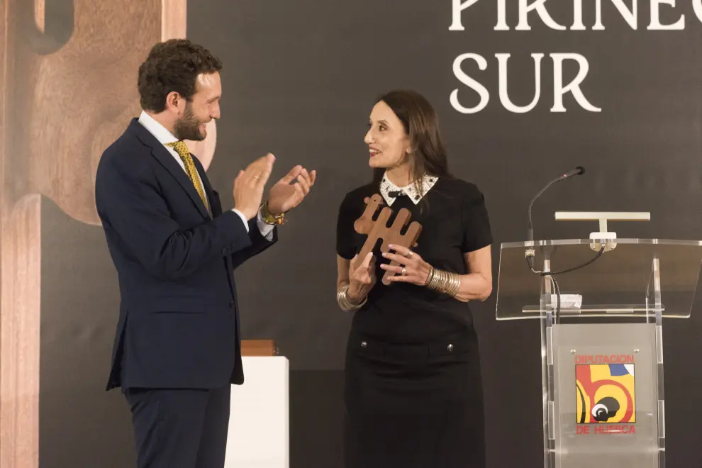 Luz Casal recibió el premio en un acto celebrado en la Diputación de Huesca.