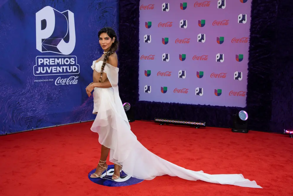AME4661. SAN JUAN (PUERTO RICO), 20/07/2023.- Alejandra Espinoza en la alfombra roja de los Premios Juventud, en el Coliseo de Puerto Rico, en San Juan (Puerto Rico). La cantante colombiana Shakira se alzó este jueves como la máxima ganadora de la vigésima edición de los Premios Juventud en Puerto Rico con ocho galardones, seguida por Karol G y Peso Pluma, ambos con cinco. EFE/ Enid M. Salgado
