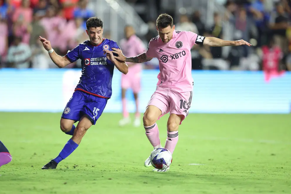 Jul 21, 2023; Fort Lauderdale, FL, USA; Inter Miami CF forward Lionel Messi (10) controls the ball against Cruz Azul during the second half at DRV PNK Stadium. Mandatory Credit: Nathan Ray Seebeck-USA TODAY Sports SOCCER-USA/