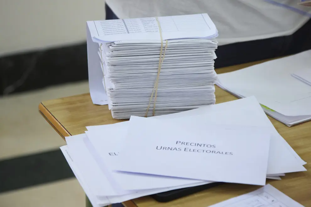 Imágenes del recuento de votos en las elecciones generales 2023