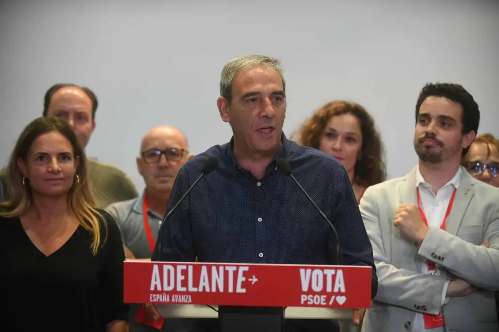 Sede del PSOE en Zaragoza durante la noche electoral.