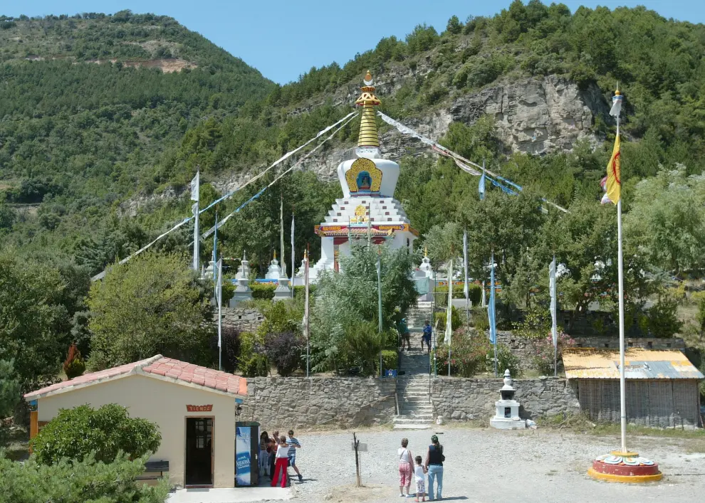 Templo budista en Panillo, Huesca