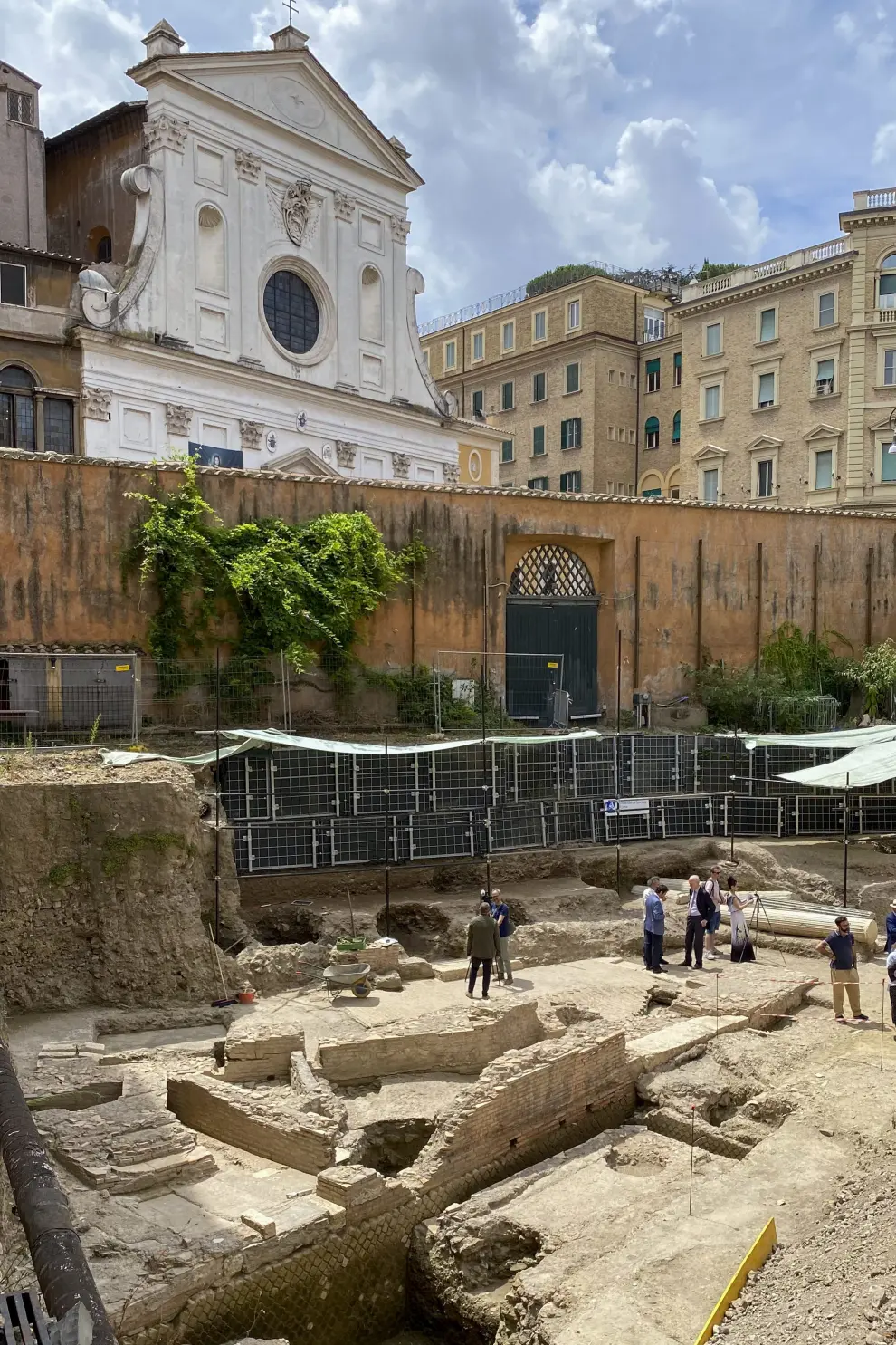 El Teatro de Nerón sale a la luz tras siglos enterrado a las puertas del Vaticano.