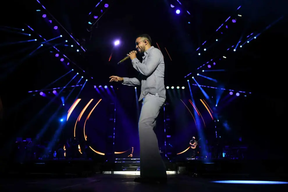 Ambiente previo y concierto de Romeo Santos en la Feria de Zaragoza