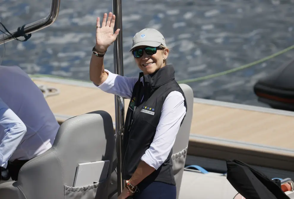 Juan Carlos I en una regata en Sanxenxo a bordo del Bribón.