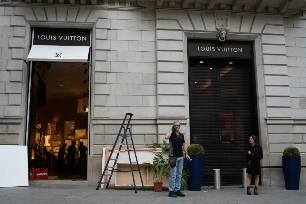 Roban en la tienda de Louis Vuitton de paseo de Gràcia de Barcelona