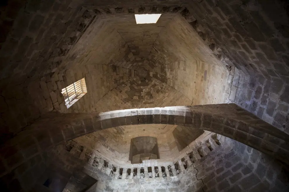 Interior de uno de los torreones del Castillo de los Luna y Mesones de Isuela