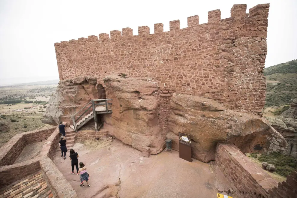 La muralla del Castillo de Peracense