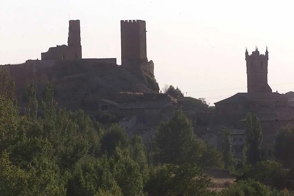 Silueta del Castillo de la Peña de Ayllón de Uncastillo
