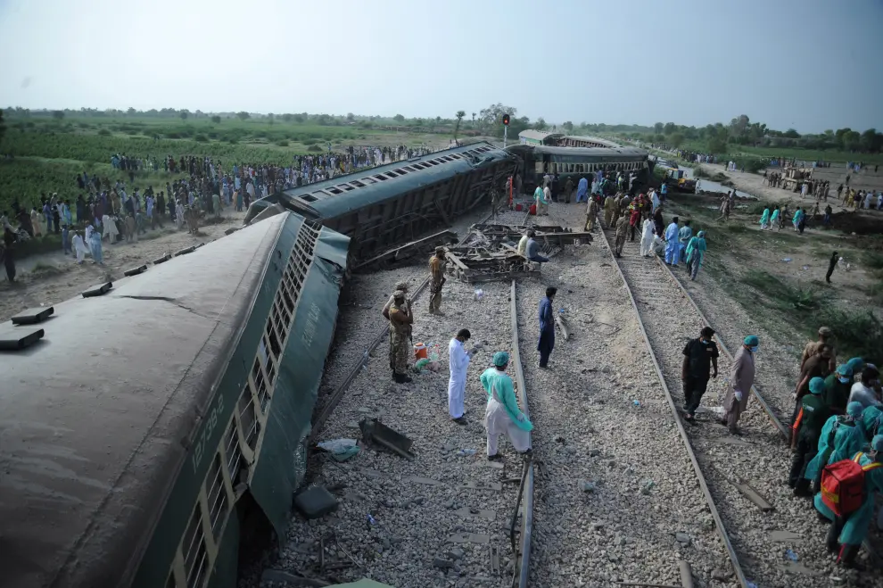 Foto del accidente ferroviario en la ciudad de Nawabshah, en el sur de Pakistán