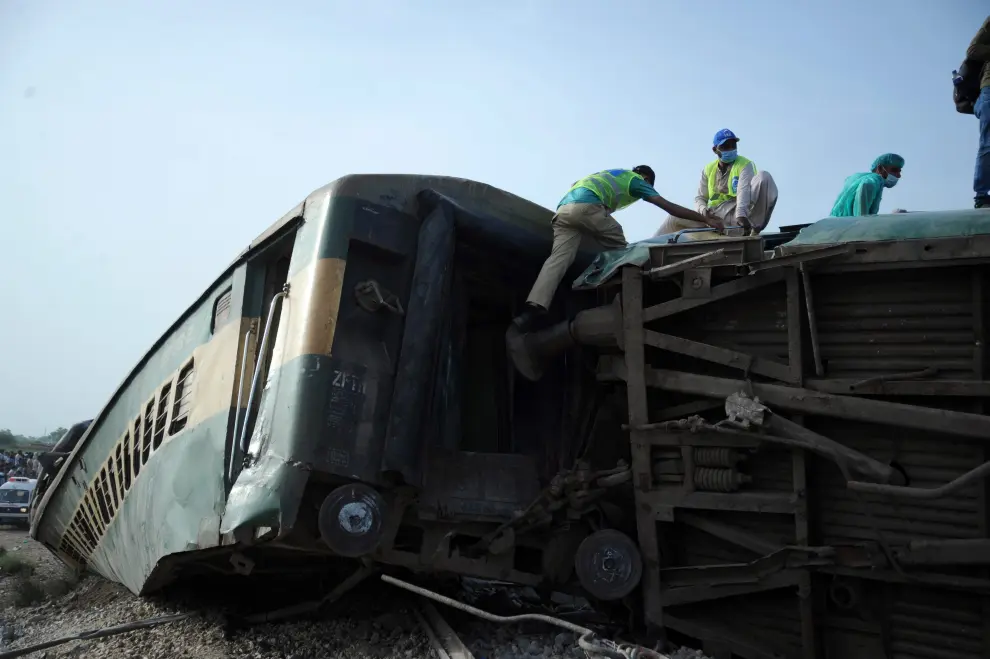 Foto del accidente ferroviario en la ciudad de Nawabshah, en el sur de Pakistán