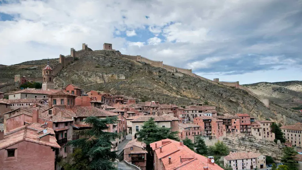 Vista general de la Muralla del Castillo y Alcázar de Albarracín