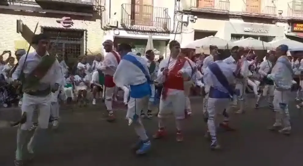 Los Danzantes han bailado para el patrón de Huesca como es tradición cada 10 de agosto