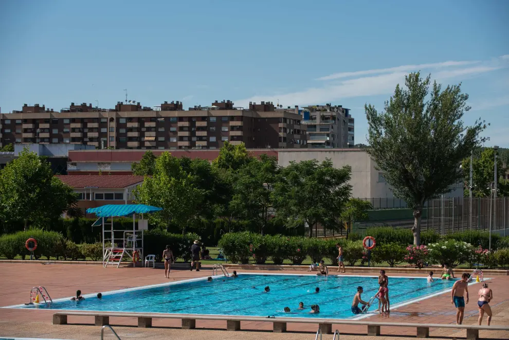 Fotos de las piscinas municipales de verano del CDM Actur