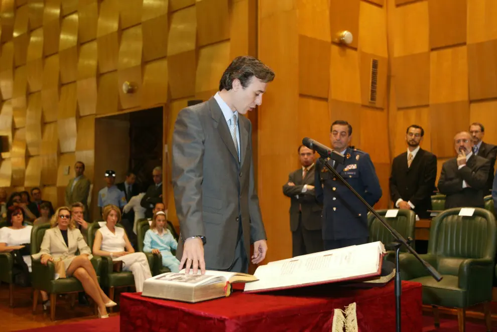 Jorge Azcón, en 2000, en su toma de posesión como concejal.